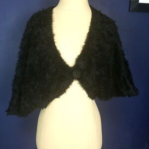 Women’s Black Roommates Eyelash Cape Evening Cocktail NWT size medium.